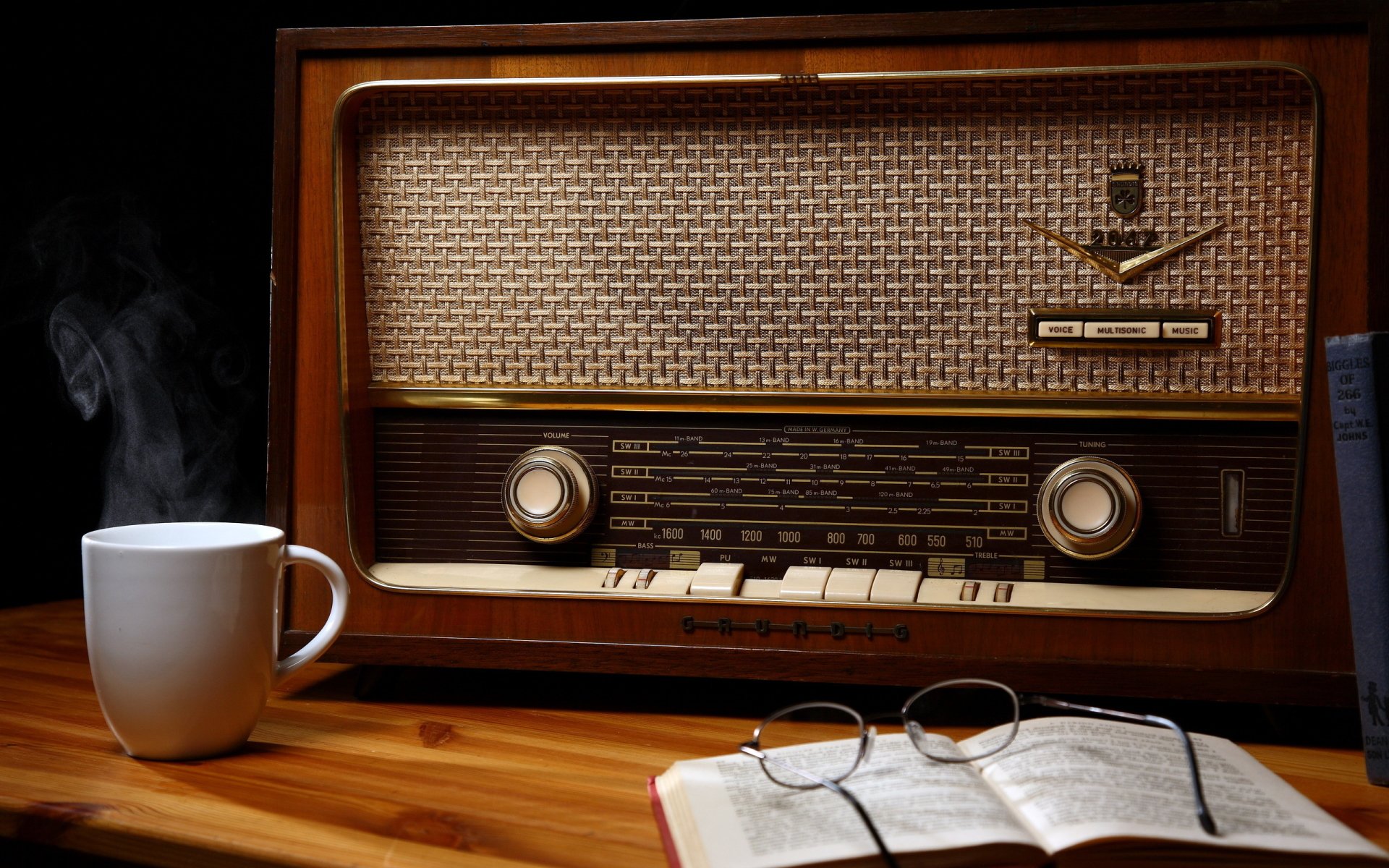 Le succès grandissant, étonnant et ébouriffant des jeux de société. La radio en parle