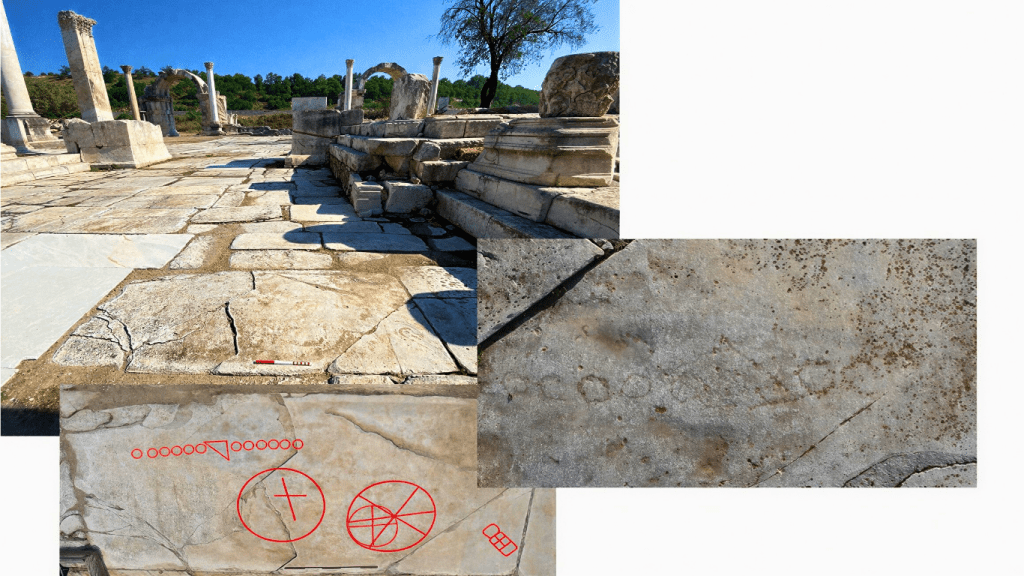 Archéologie : Des dés sur les marches du temple