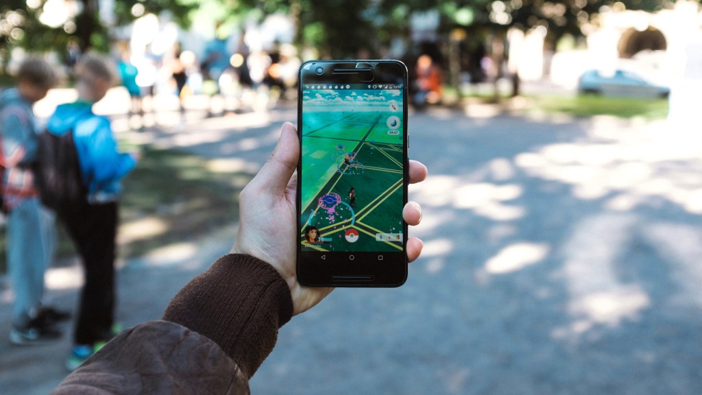 Pokémon Go : Quand attraper un Roucool fait de nous l’idiot utile du data mining mondial